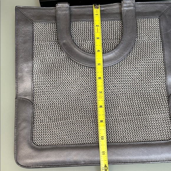 Stuart Weitzman 🩶 Silver Textured Tote Bag ( EUC) - Picture 8 of 11